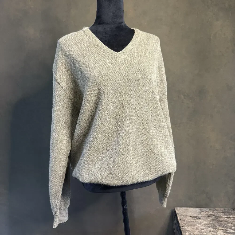Andean 100% Alpaca Made In Peru Grey /Tan V-neck Puller over Sweater Size XL